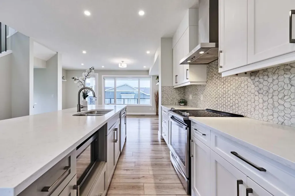 102 Crestridge Common SW Calgary AB T3B 6J5