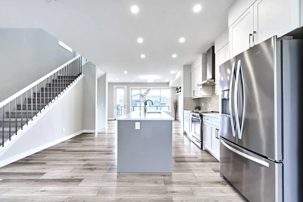 102 Crestridge Common SW Calgary AB T3B 6J5