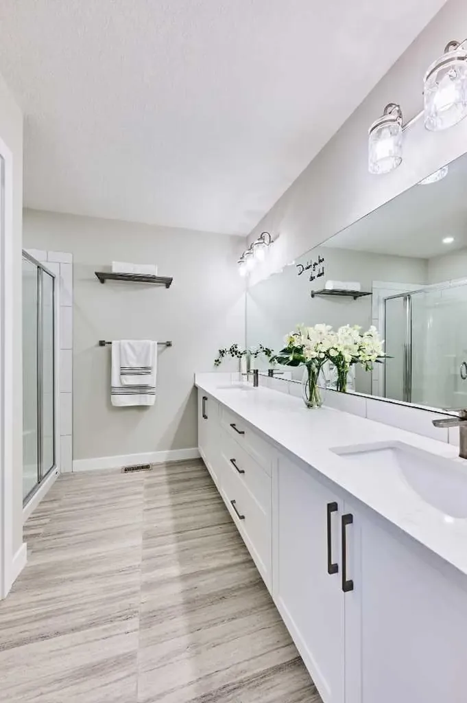 102 Crestridge Common SW Calgary AB T3B 6J5