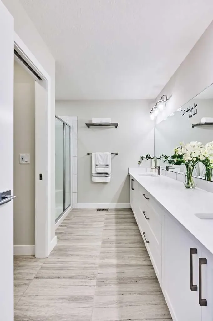 102 Crestridge Common SW Calgary AB T3B 6J5