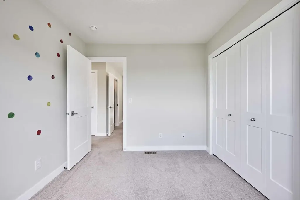 102 Crestridge Common SW Calgary AB T3B 6J5
