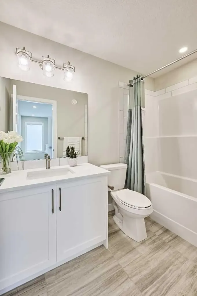 102 Crestridge Common SW Calgary AB T3B 6J5