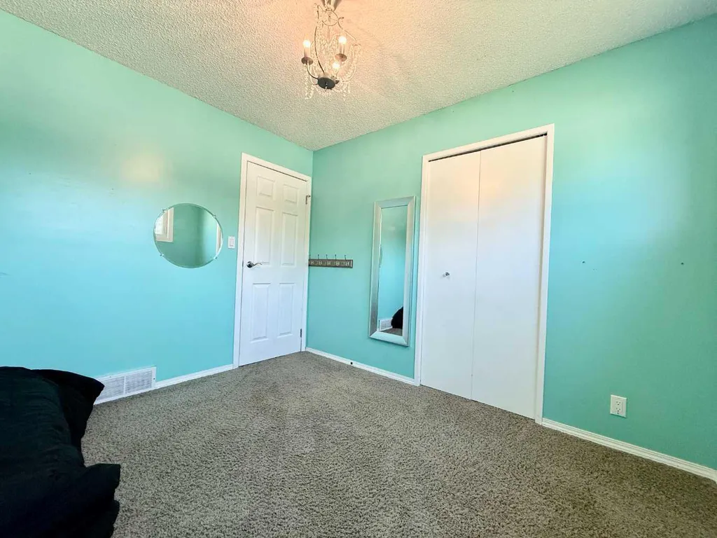 5008 4 Avenue Chauvin AB T0B 0V0