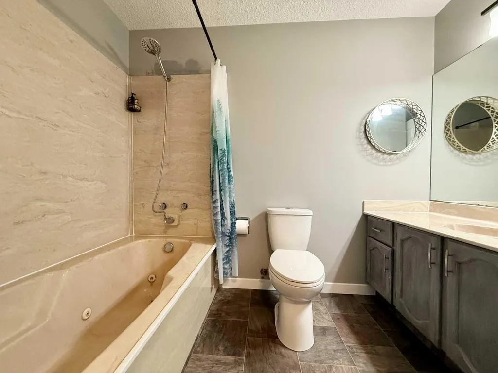 5008 4 Avenue Chauvin AB T0B 0V0