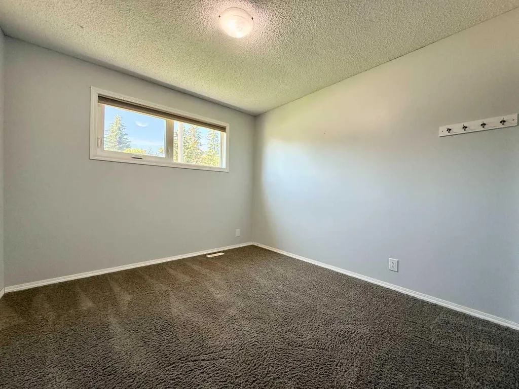 5008 4 Avenue Chauvin AB T0B 0V0