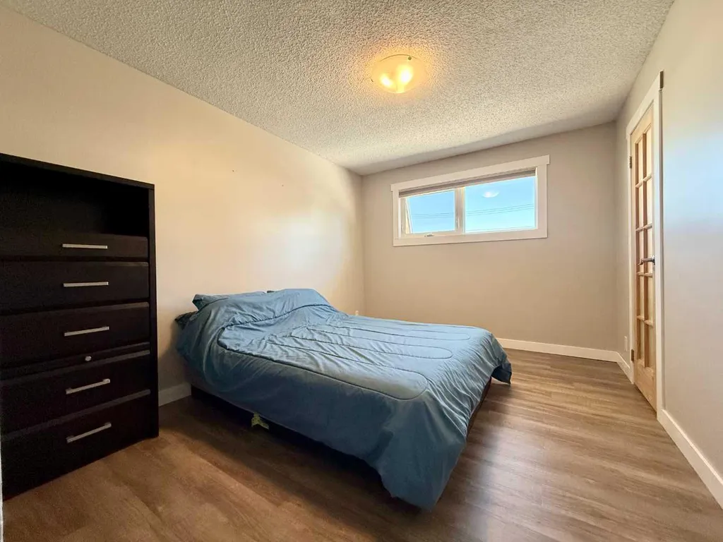 5008 4 Avenue Chauvin AB T0B 0V0