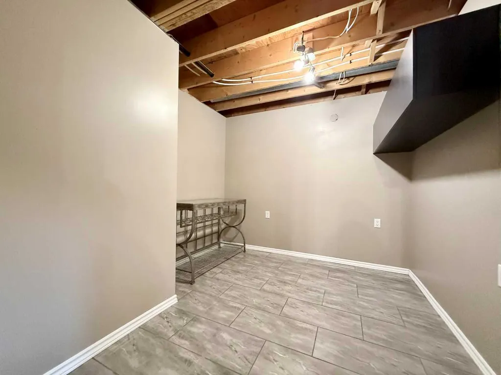 5008 4 Avenue Chauvin AB T0B 0V0