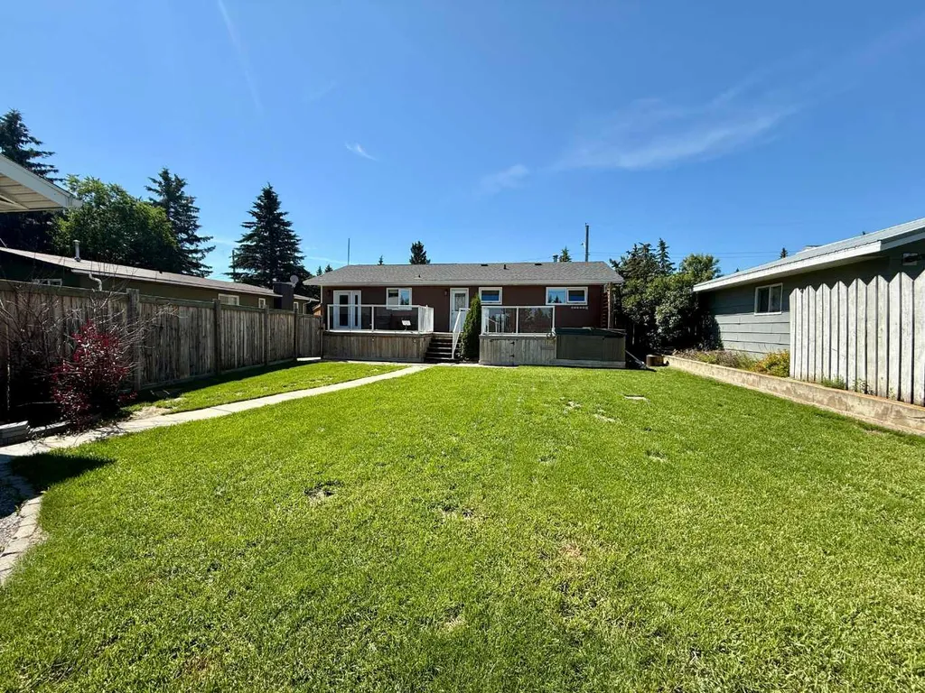 5008 4 Avenue Chauvin AB T0B 0V0