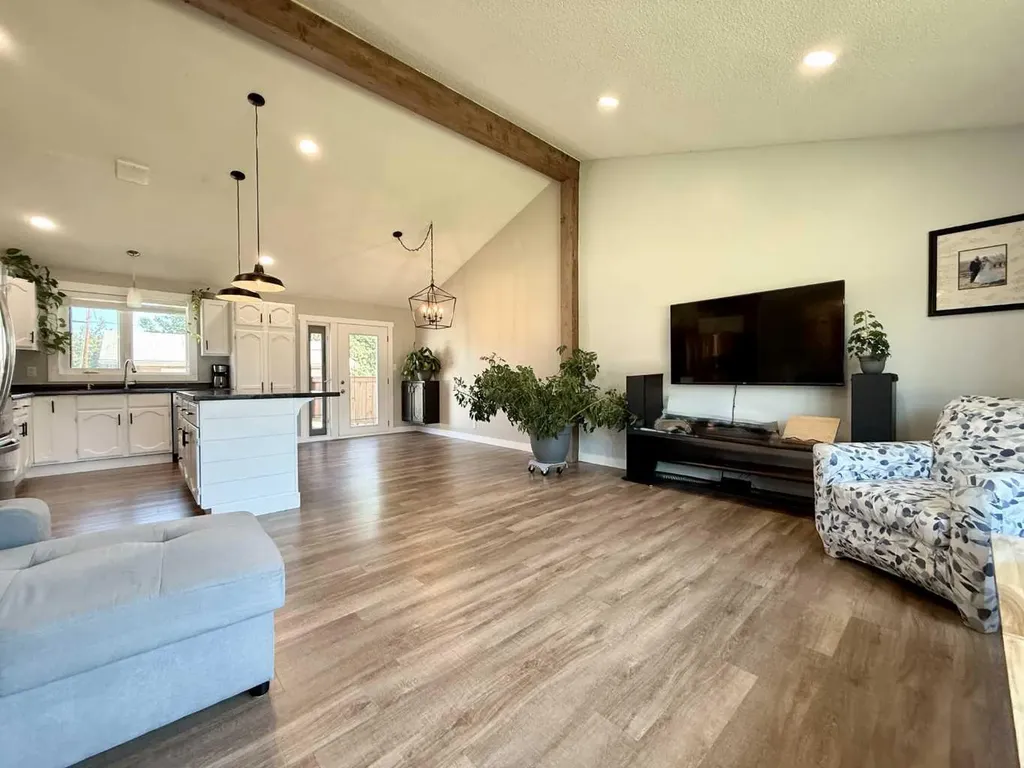 5008 4 Avenue Chauvin AB T0B 0V0