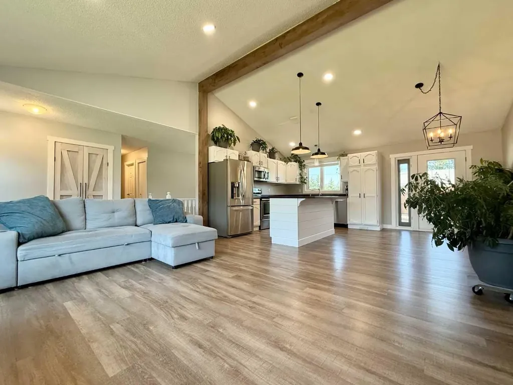 5008 4 Avenue Chauvin AB T0B 0V0