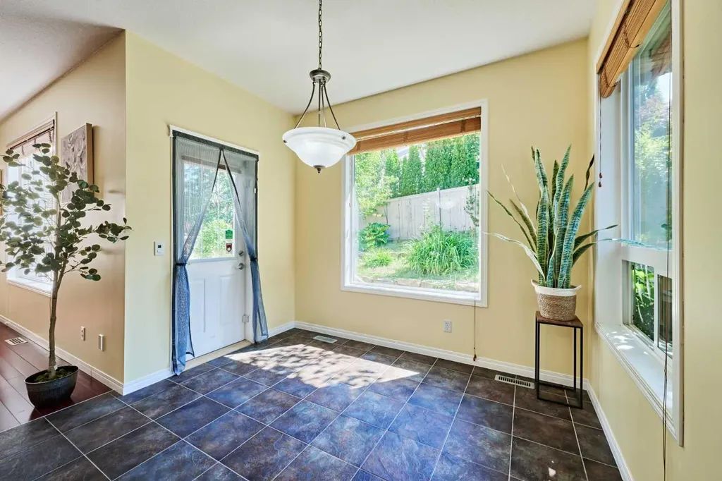 62 Crestmont Drive SW Calgary AB T3B 5X7