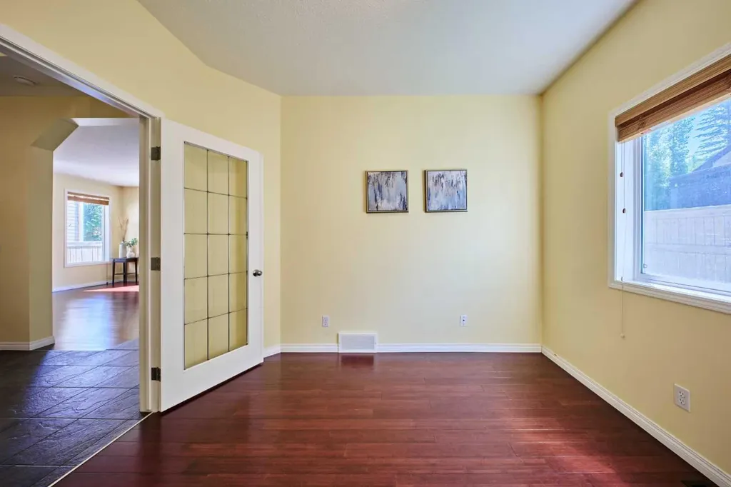 62 Crestmont Drive SW Calgary AB T3B 5X7