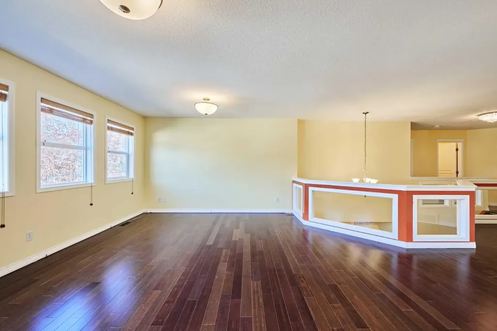 62 Crestmont Drive SW Calgary AB T3B 5X7