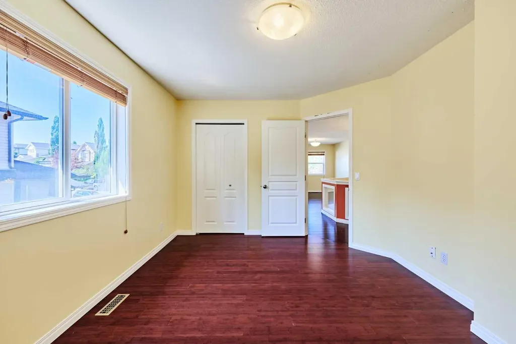 62 Crestmont Drive SW Calgary AB T3B 5X7