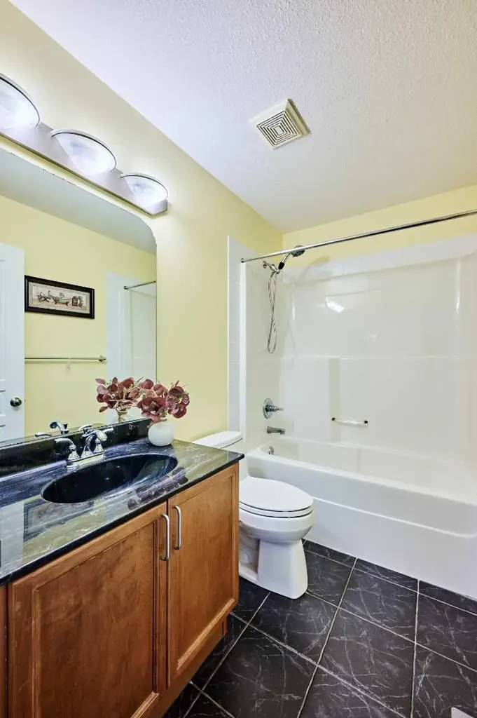 62 Crestmont Drive SW Calgary AB T3B 5X7