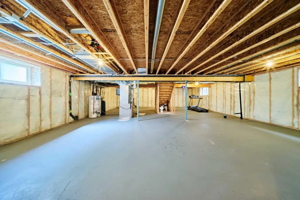 62 Crestmont Drive SW Calgary AB T3B 5X7