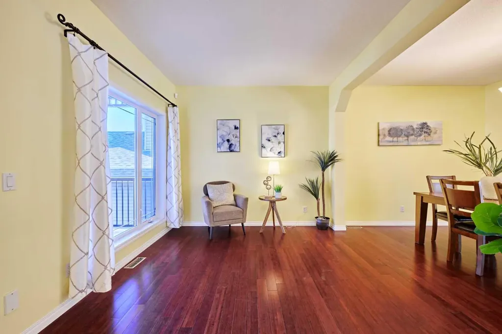62 Crestmont Drive SW Calgary AB T3B 5X7