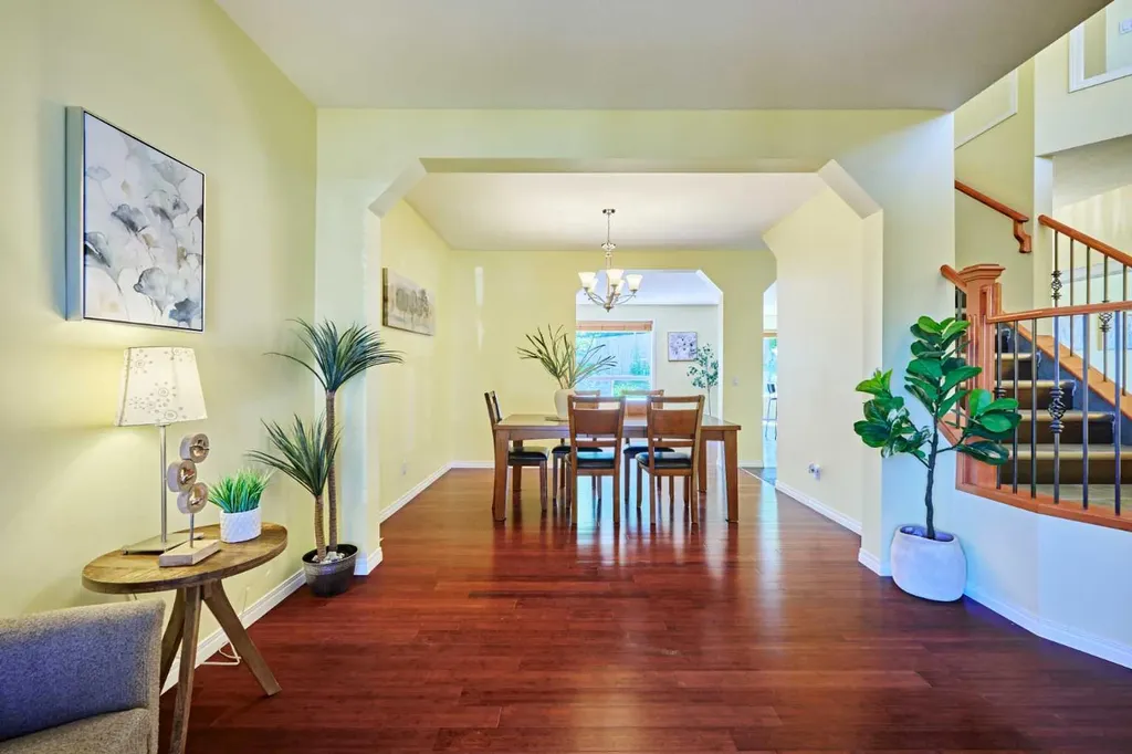 62 Crestmont Drive SW Calgary AB T3B 5X7