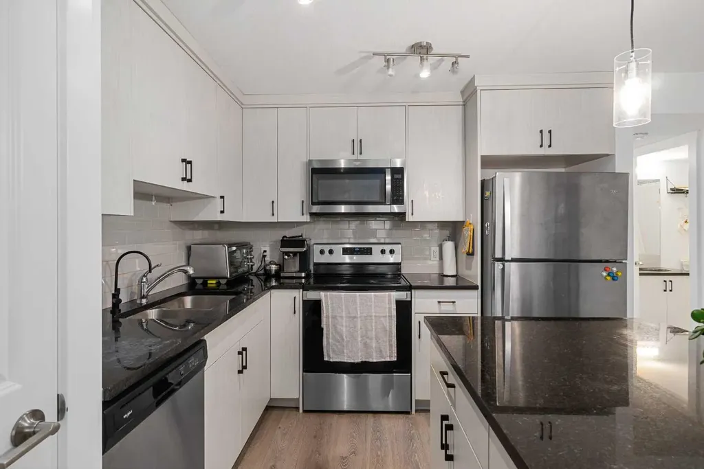 238 Livingston Common NE Calgary AB T3P1K1
