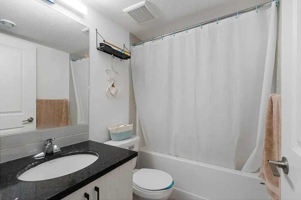 238 Livingston Common NE Calgary AB T3P1K1