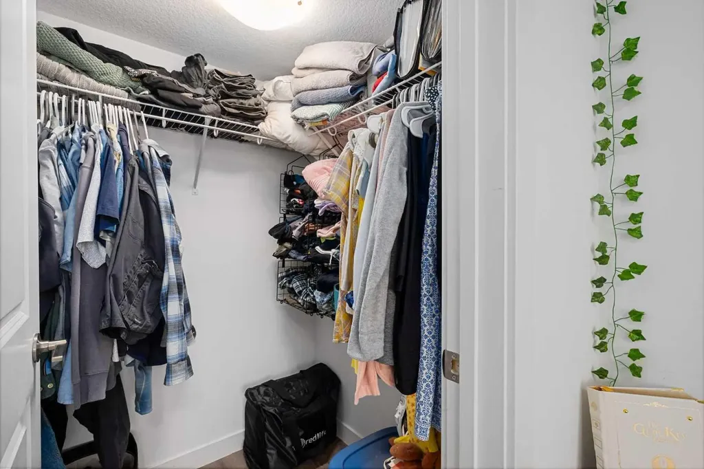 238 Livingston Common NE Calgary AB T3P1K1