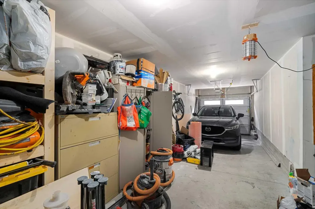 238 Livingston Common NE Calgary AB T3P1K1