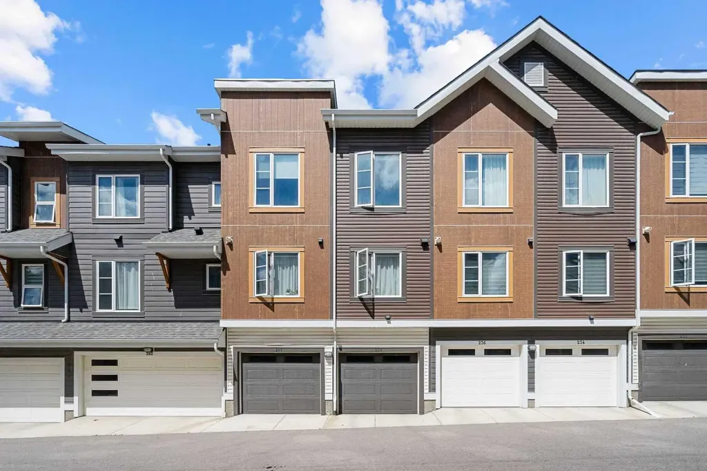 238 Livingston Common NE Calgary AB T3P1K1