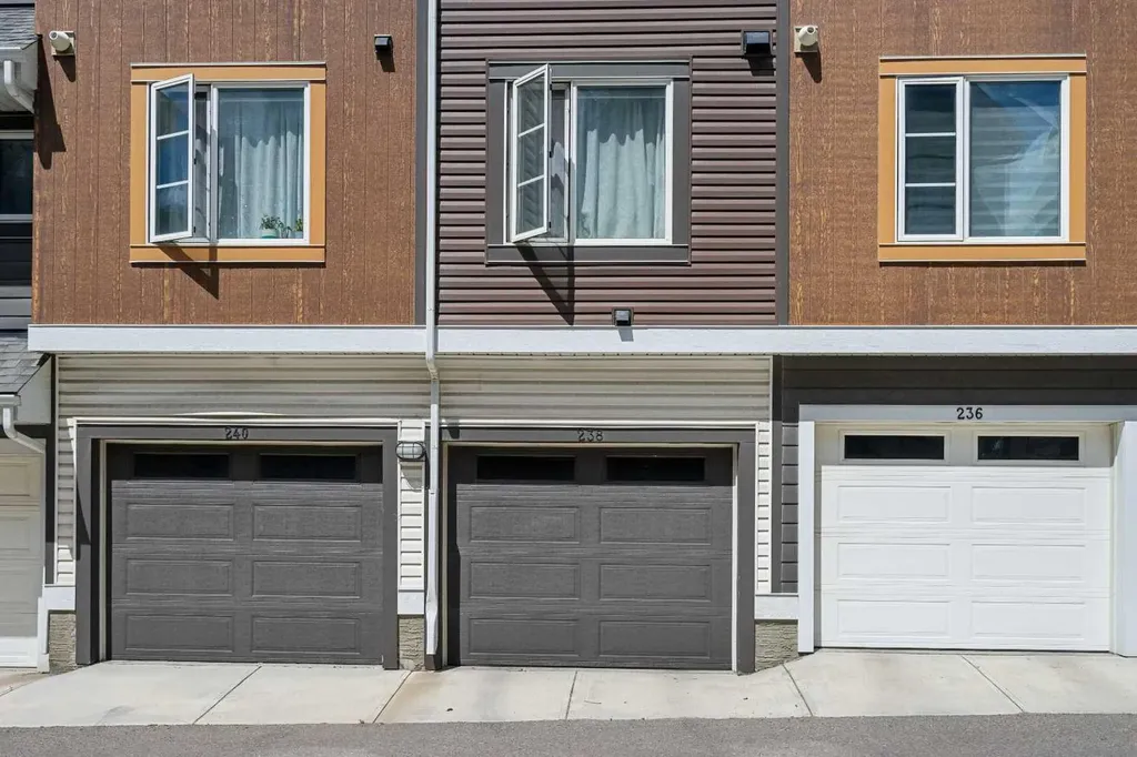 238 Livingston Common NE Calgary AB T3P1K1