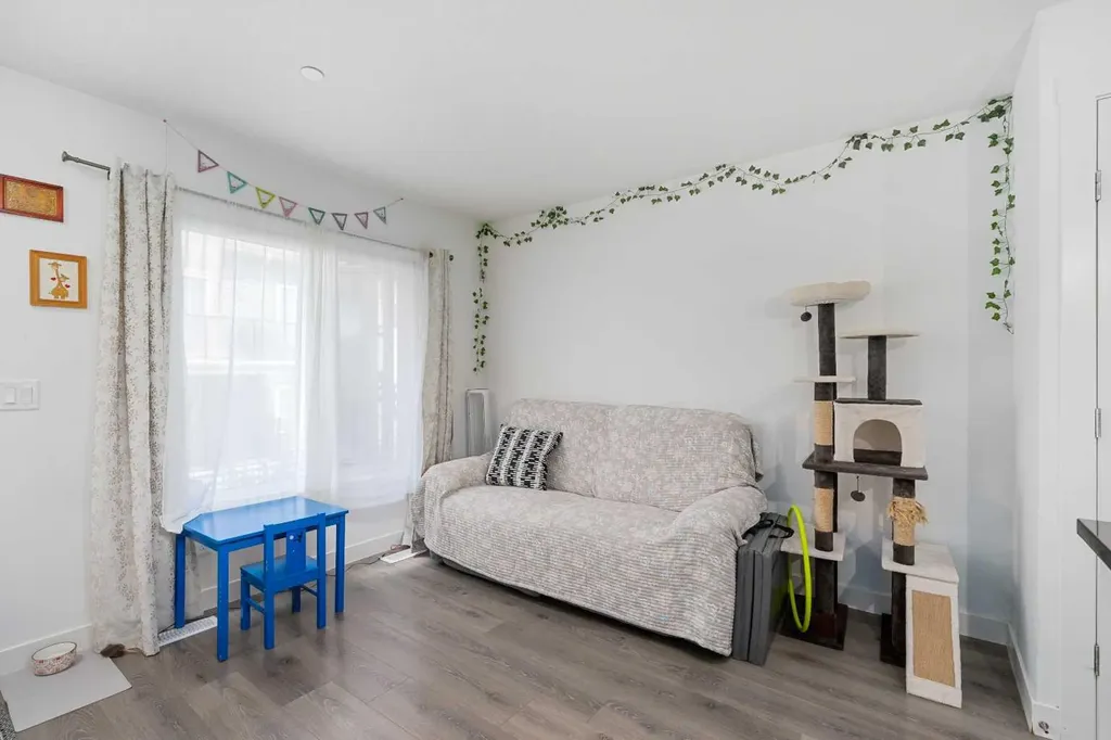 238 Livingston Common NE Calgary AB T3P1K1