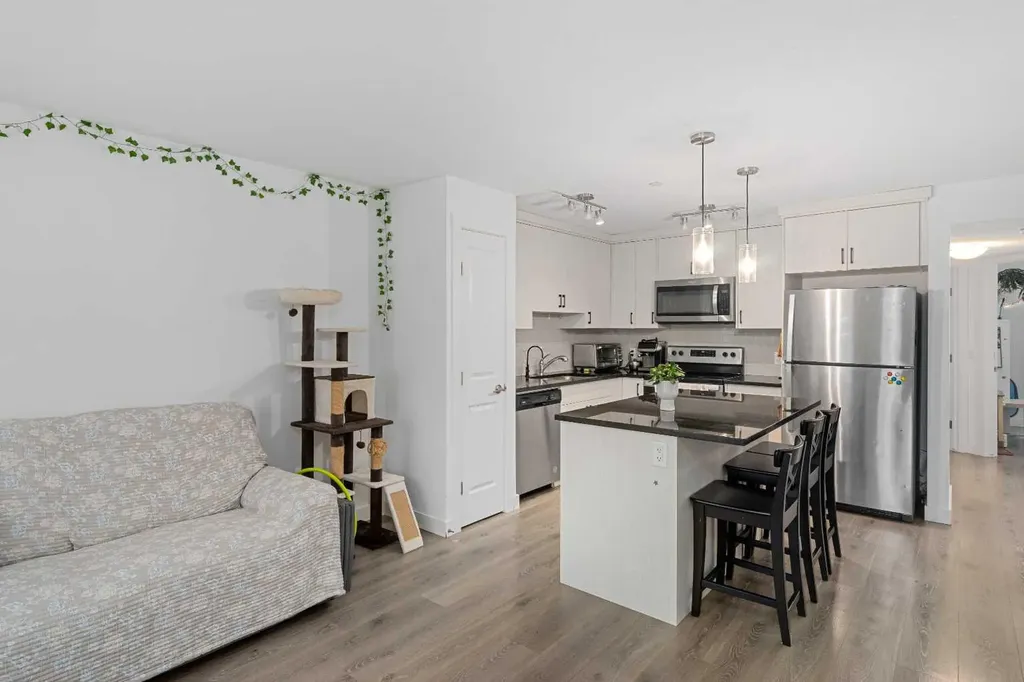 238 Livingston Common NE Calgary AB T3P1K1