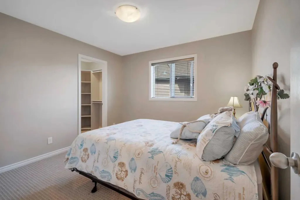 24 Heron Court Penhold AB T4G 0G5