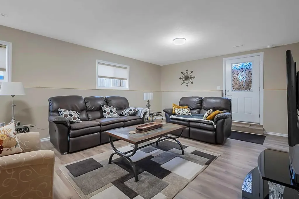 24 Heron Court Penhold AB T4G 0G5