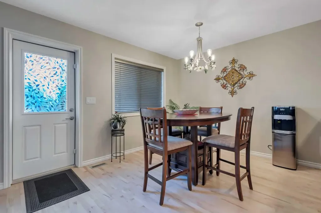 24 Heron Court Penhold AB T4G 0G5