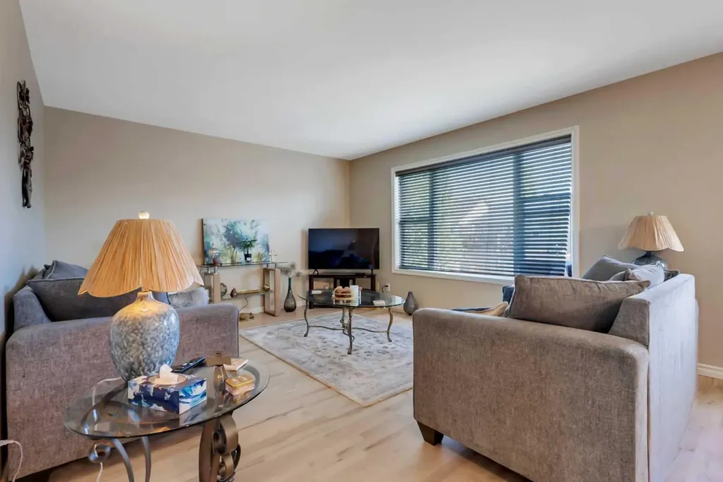 24 Heron Court Penhold AB T4G 0G5