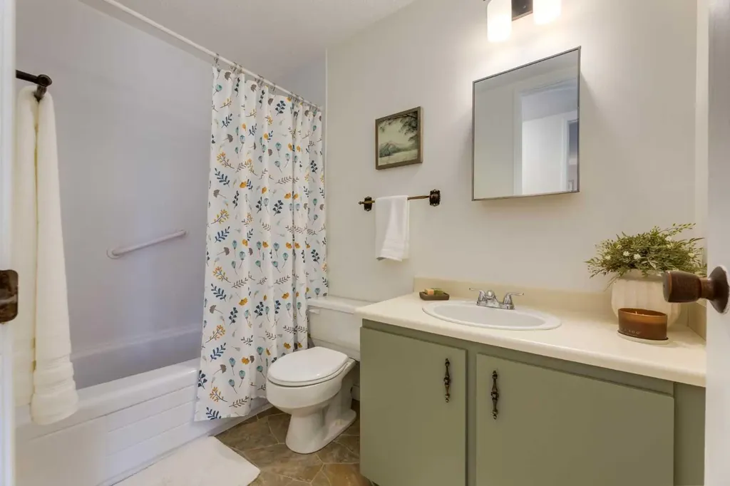 23 Deer Lane Place SE Calgary AB T2J 6B7