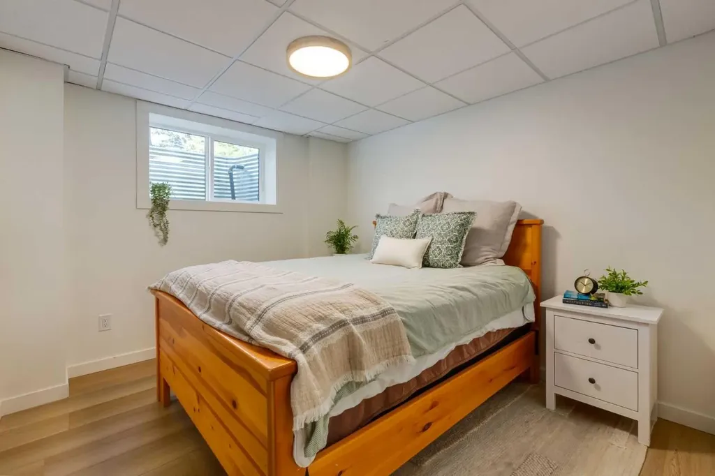 23 Deer Lane Place SE Calgary AB T2J 6B7