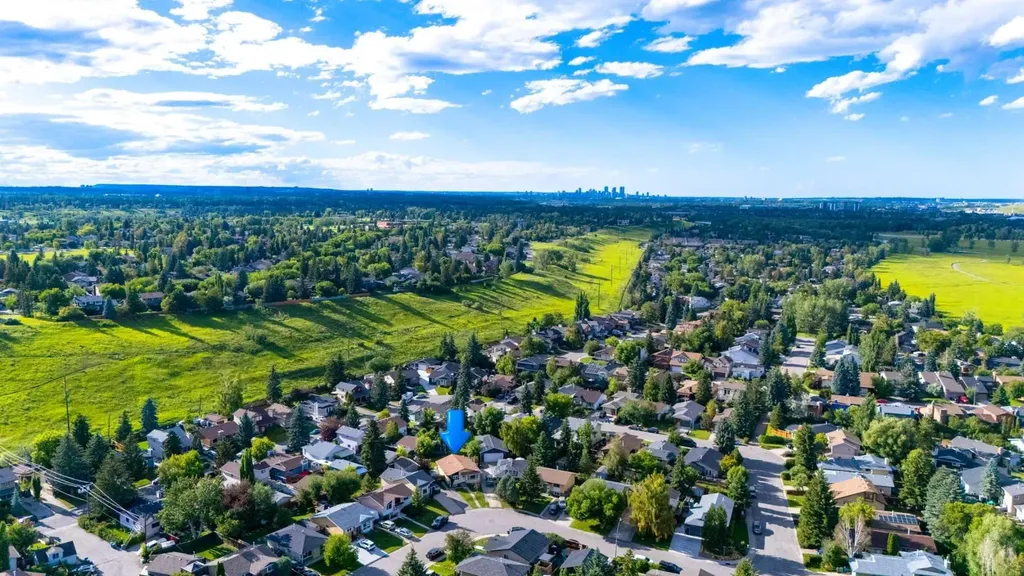 23 Deer Lane Place SE Calgary AB T2J 6B7