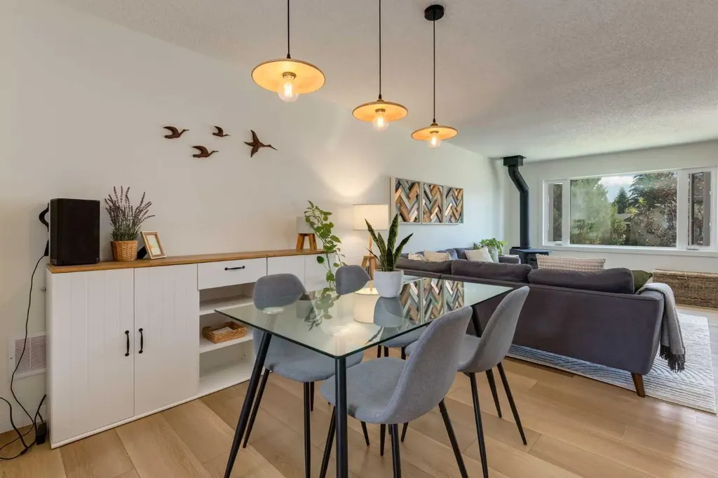 23 Deer Lane Place SE Calgary AB T2J 6B7