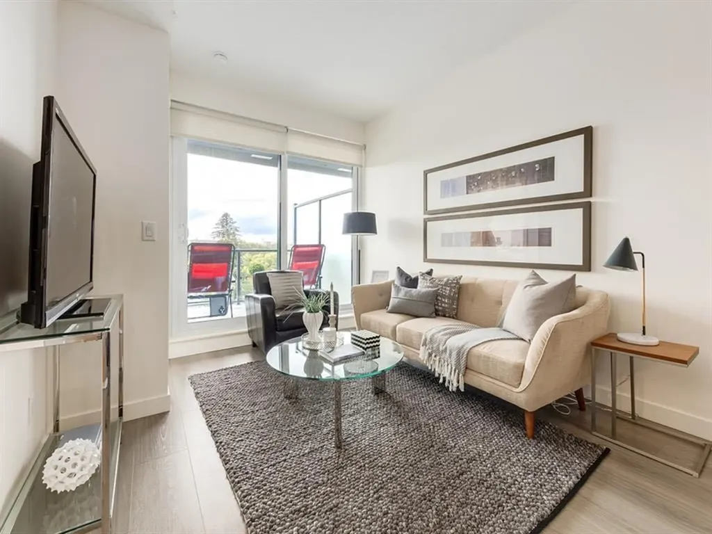 301 10 Street NW Calgary AB T2N 1V5