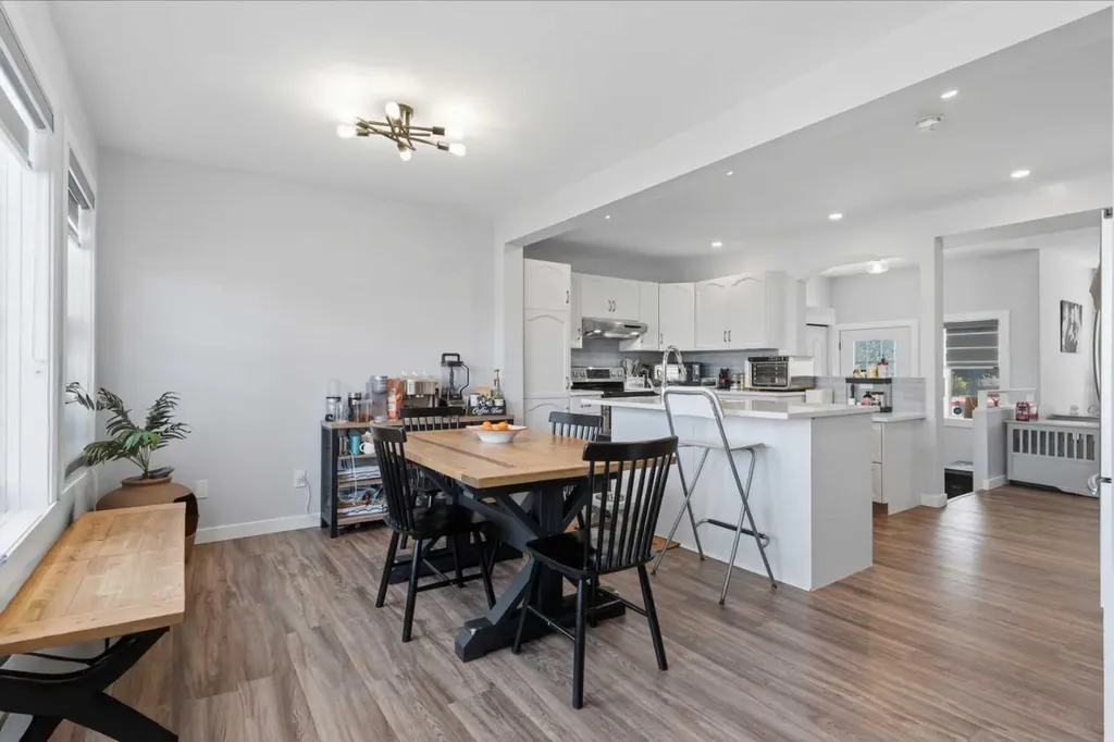 89 Everstone Way SW Calgary AB T2Y 4j6