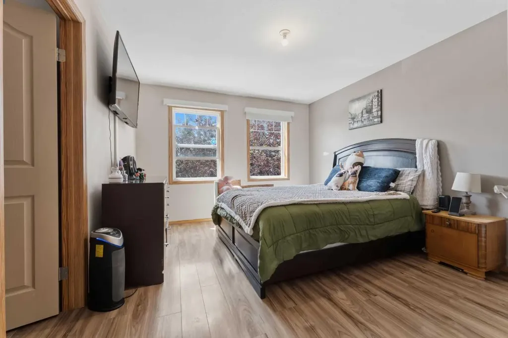 89 Everstone Way SW Calgary AB T2Y 4j6