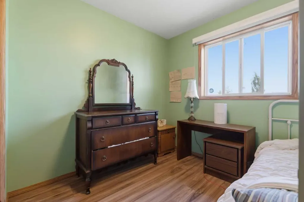 89 Everstone Way SW Calgary AB T2Y 4j6