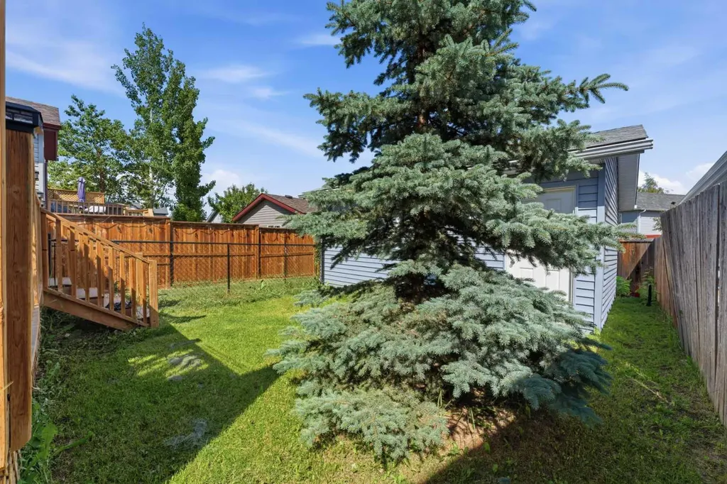 89 Everstone Way SW Calgary AB T2Y 4j6