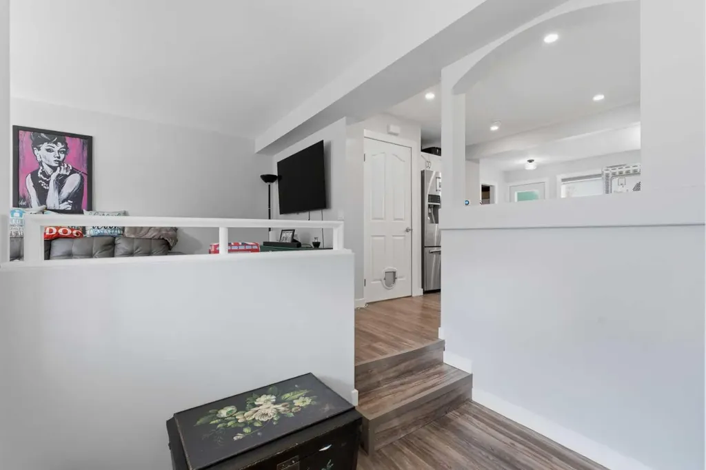 89 Everstone Way SW Calgary AB T2Y 4j6