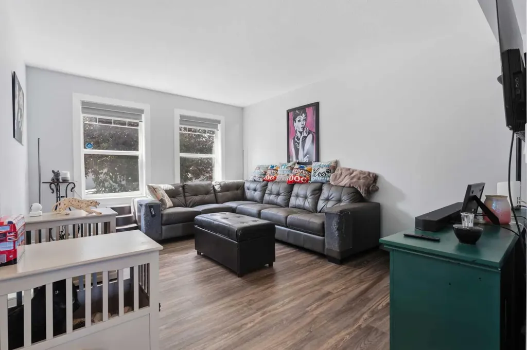 89 Everstone Way SW Calgary AB T2Y 4j6