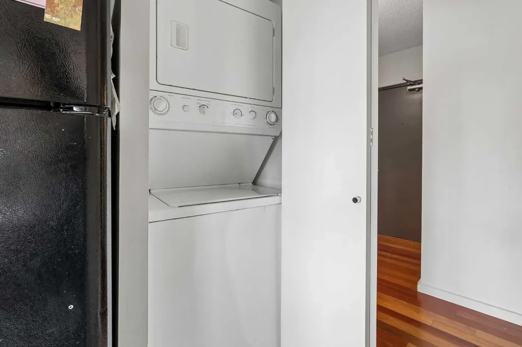 1209 6 Street SW Calgary AB T2R 0Z5