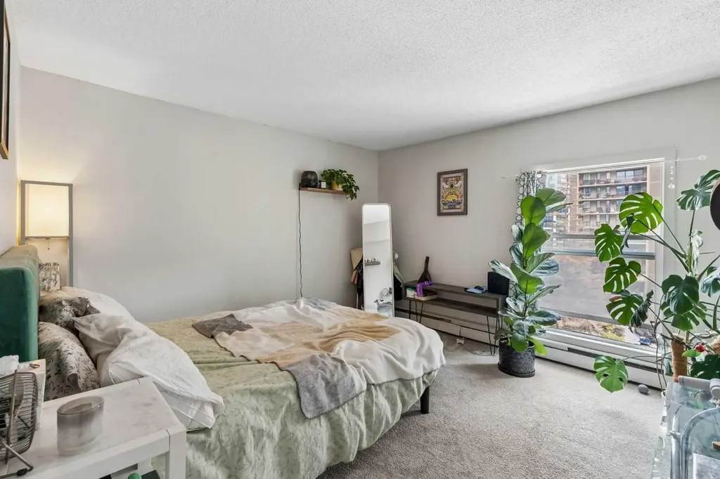 1209 6 Street SW Calgary AB T2R 0Z5
