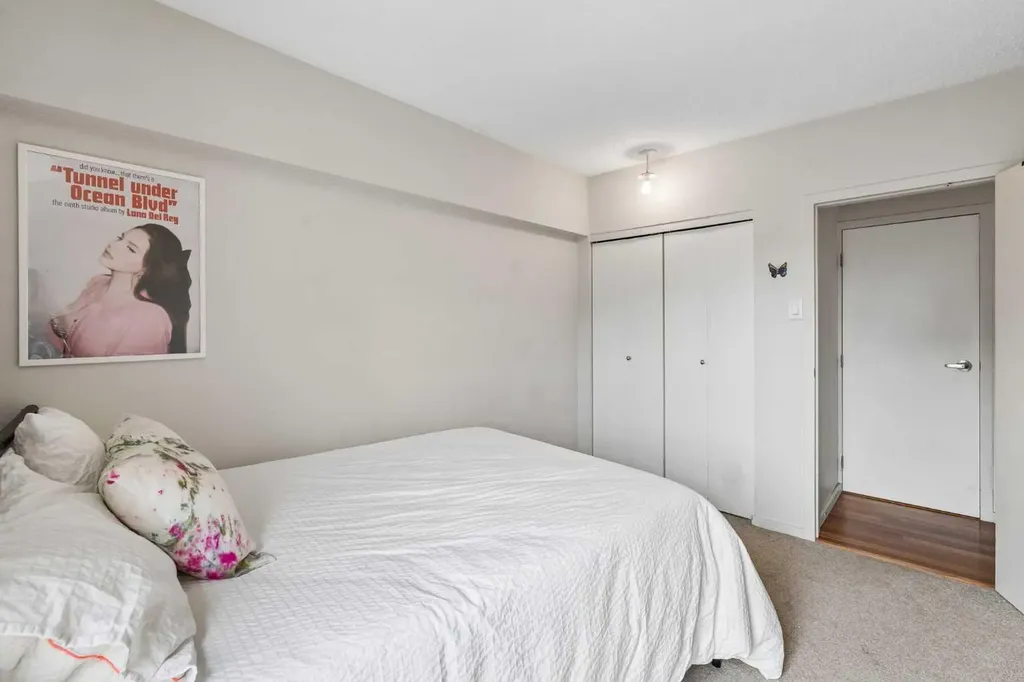 1209 6 Street SW Calgary AB T2R 0Z5
