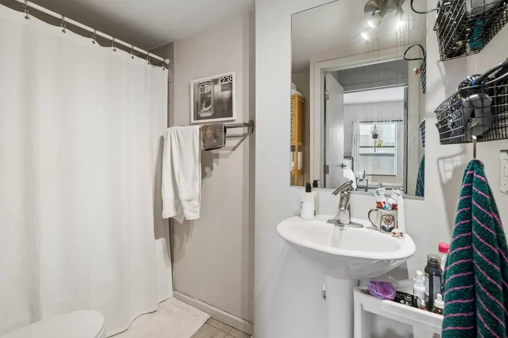 1209 6 Street SW Calgary AB T2R 0Z5