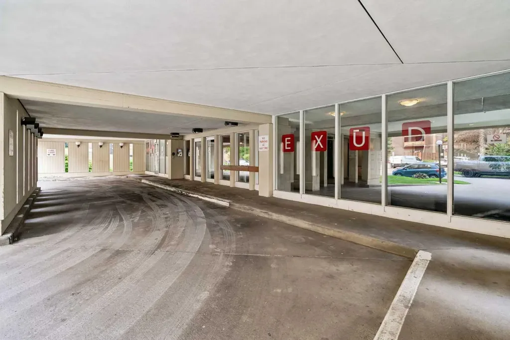 1209 6 Street SW Calgary AB T2R 0Z5